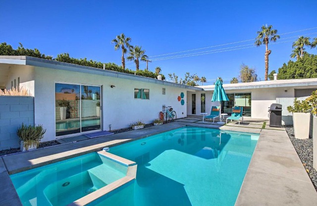 Mid-Century Modern Oasis, 1 Mile to El Paseo!