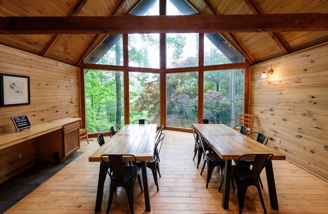 Middle Fork Lodge - Great for Family Reunions