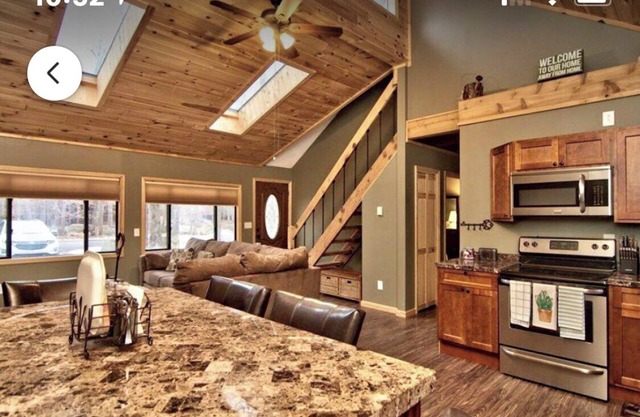Mini cabin in gated community monthly vaca w/amenities