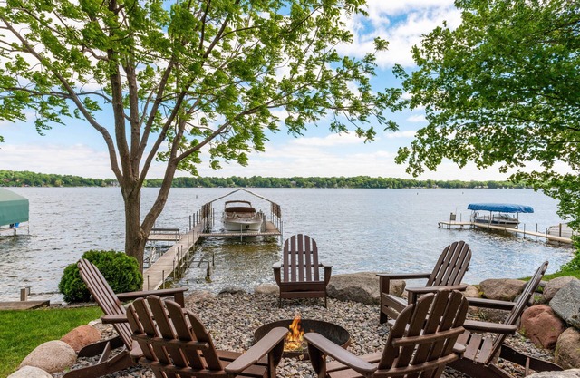 MINNESTAY* Lakefront Luxury ★ Lake Minnetonka ★ Boat Slip ★ Fire Pit