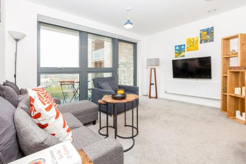 Modern 1BR with balcony & city view, Wandsworth