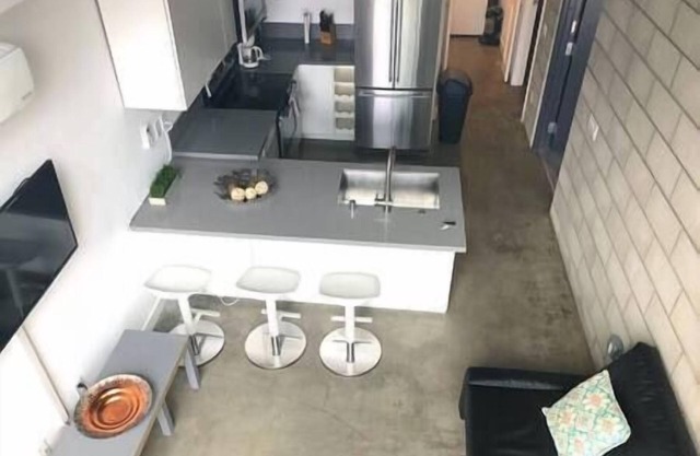 Modern 2 Bdrm w/Parking in the Heart of Hillcrest w garage parking spot - ADA
