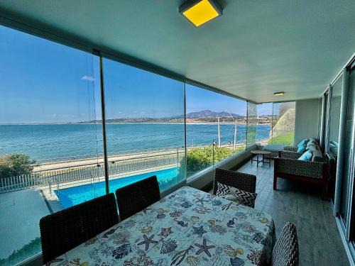 Modern and Cozy Beachfront Apartment