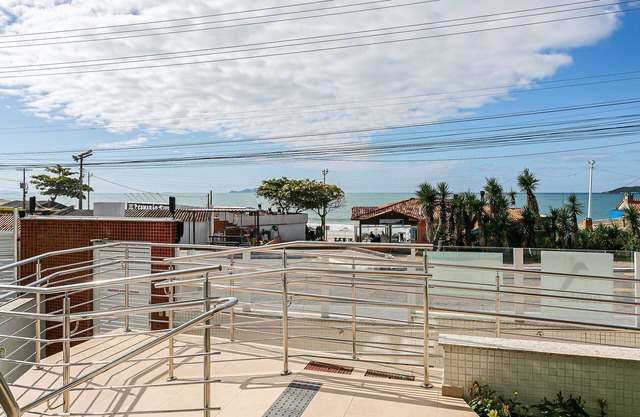 Modern ap W/pool one Block From the Beach Rmi201