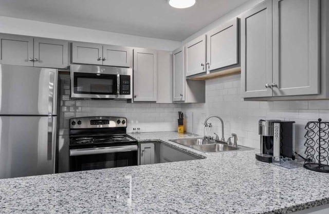 Modern Apt. close to Restaurants - Highland Golf