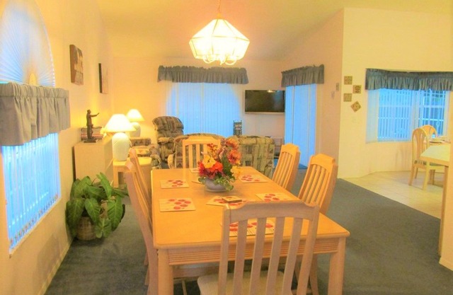 Modern Bargains - Windward Cay - Feature Packed Cozy 3 Beds 2 Baths Villa - 6 Miles To Disney