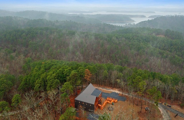 Modern Cabin/Mountain Escape/Breathtaking Lake Views/Sleeps 15 Pet Friendly