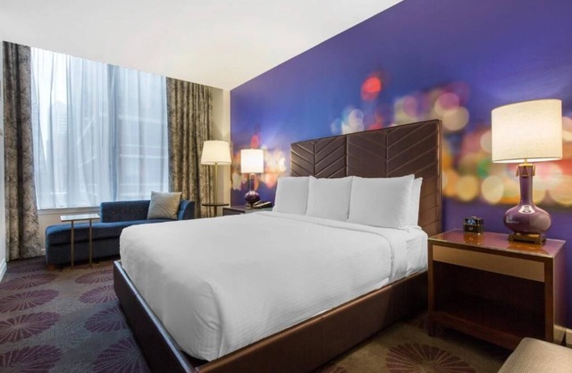 Modern Digs Steps from Mag Mile Shops/Dining with 24-hour Gym