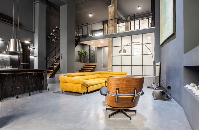 Modern Industrial Apt In Neos Kosmos