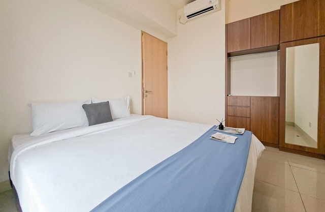 Modern Minimalist Look 1Br Apartment At Tree Park City Bsd