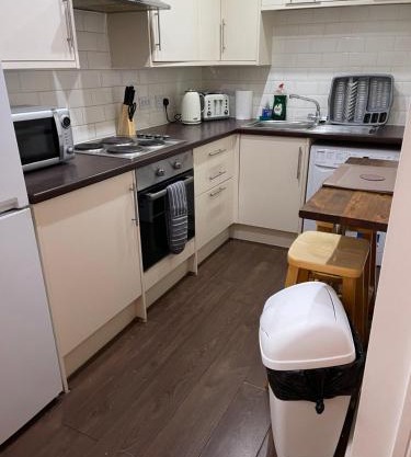 Modern, Quiet, Sleeps 10, Anfield, Tourists, Liverpool