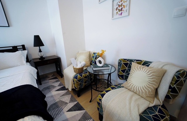 Modern Room in a superb apartment in Watersedge with Private Bathroom.