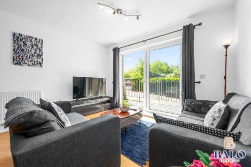 Modern spacious 2Bedroom Apartment Great! Location by Etihad ManCity stadium& coop Live Arena