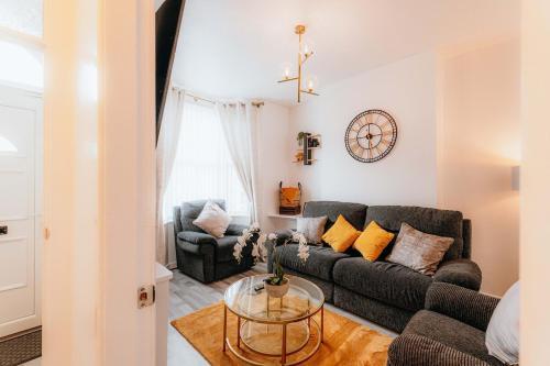 Modern Spacious 4 Bed - Sleeps 7