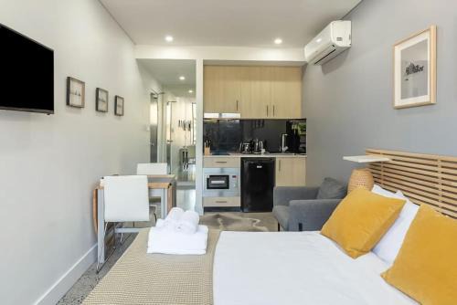 Modern Studio with Aircon Private Balcony