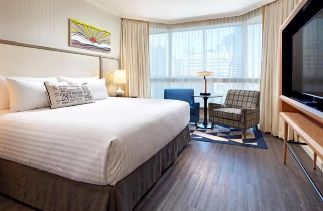 Modern Suite w/King Bed Near 1st Avenue