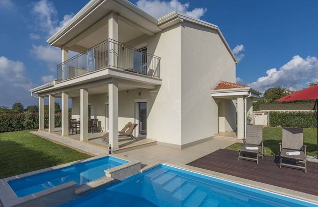 Modern Villa Anita with Pool near Porec