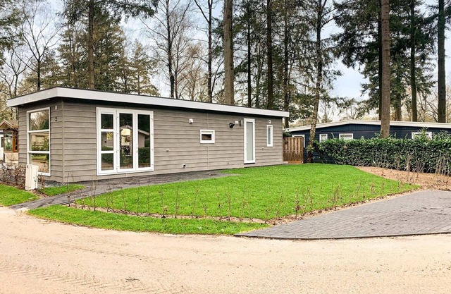 ✓ Module Flat Roof at Bospark Ede ✓ Holiday home for 4 people ✓ Located in Ede (Gelderland) ✓ Holiday resort in the Veluwe region ✓ Book directly at the resort