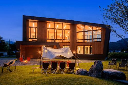 MOMO HAKUBA by Jade Group