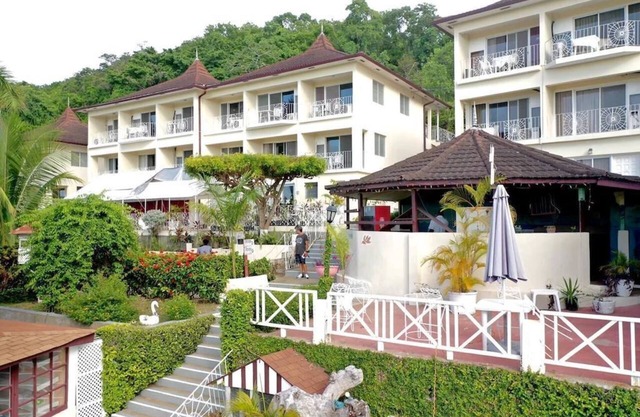Montego Bay Best Kept Secret 2 B/R Apartments - Block B