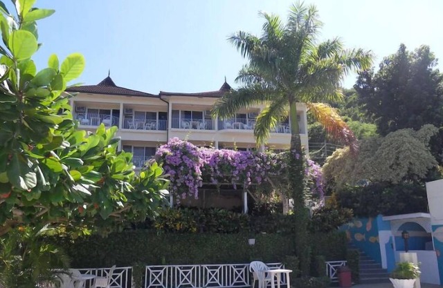 Montego Bay Best Kept Secret 1 B/R Apartments - Block C, Unit1