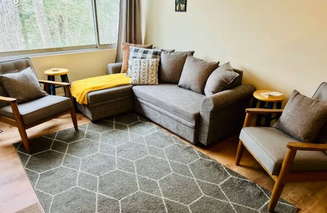 Mountain Oasis: 3-Bedroom plus Loft with Resort-Style Amenities. Pet Friendly!