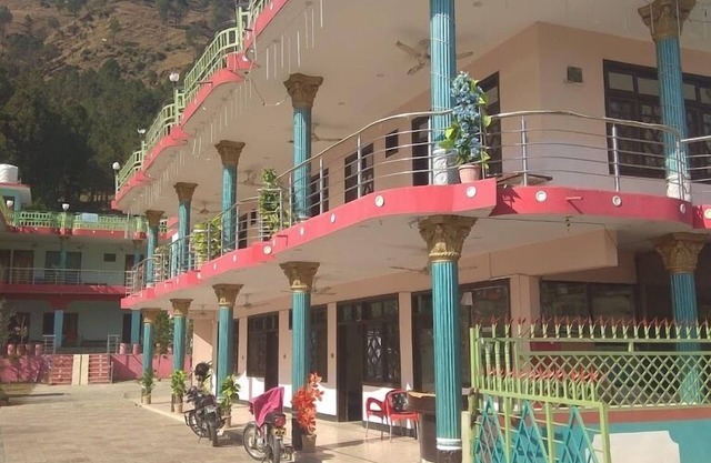 Mountain View Hotel And Restaurant.