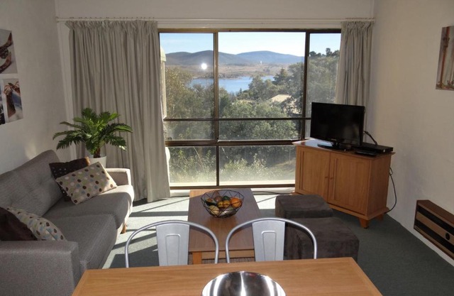 Mountain View, Kirwan 9