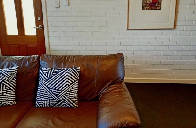 Mt Lawley 2 BR Affordable Luxury Minutes to CBD 7