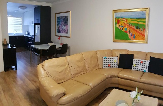 Mt.Lawley Superb 2 BR location Comfort, style 2