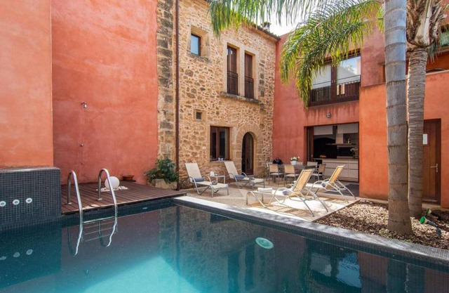 Murallas in Alcudia with 3 bedrooms and 3 bathrooms