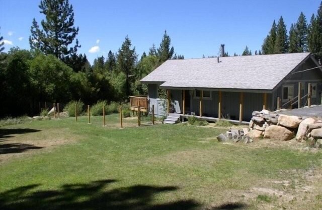 Natural Private Setting, Dog-Friendly, Fenced yard, Hot Tub, Walk/bike to trails