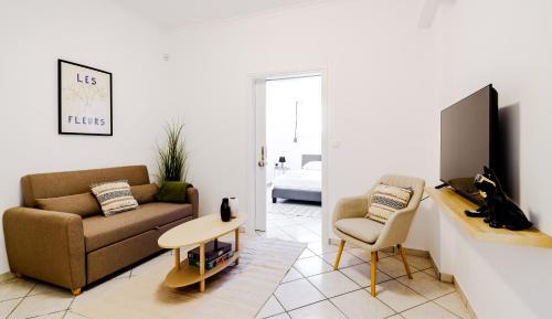 Naturally Cool 2BR Central ATH