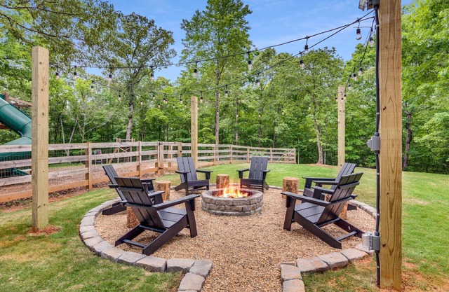Nature is calling! Family Friendly Getaway:Hot Tub, Fire Pit, Wine & Weddings