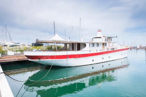 Nave Contessa