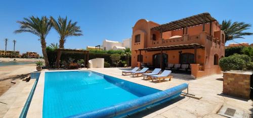 Nayah Stays, Lagoons beach, Paradise 3 ensuite with private pool