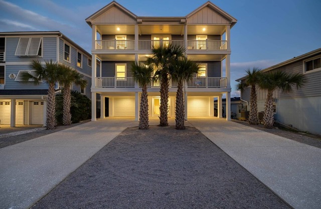 nBrand NEW luxury oceanfront, panoramic ocean views,8 bedrooms, private pool
