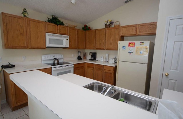 Near Disney World - Eagle Pointe - Amazing Contemporary 3 Beds 2 Baths Villa - 7 Miles To Disney