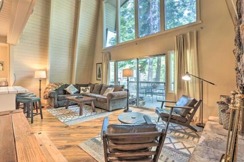 Near Skiing and Hiking Carnelian Bay Cabin