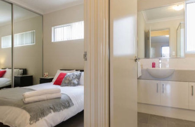 Neat Apartment close to Airport Perth City