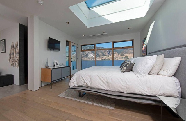 Nest Luxury Modern Lake House