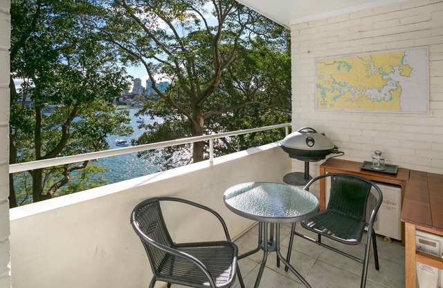 Neutral Bay- KURR6 - Kurraba Road - 1BR with Balcony Parking Near Kurraba Point Ferry and Harbour Views