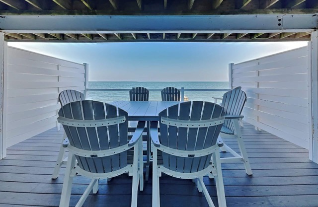 New 4 Bedroom 3 Bath Luxury Condo overlooking the water - Sleeps 12 max -C106