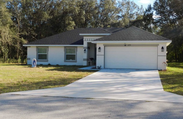 NEW 4BR Home! Wi-Fi, Garage Games & Convenient Drive to Downtown Ocala