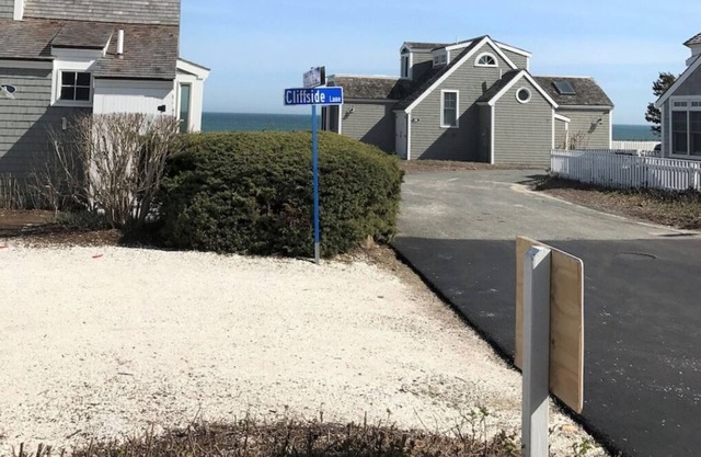New ACs, new paint, new linens and towels!Prime spot, right on the beach path!