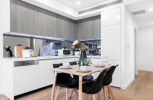 New apartment near city centre and shops for 4 ppl