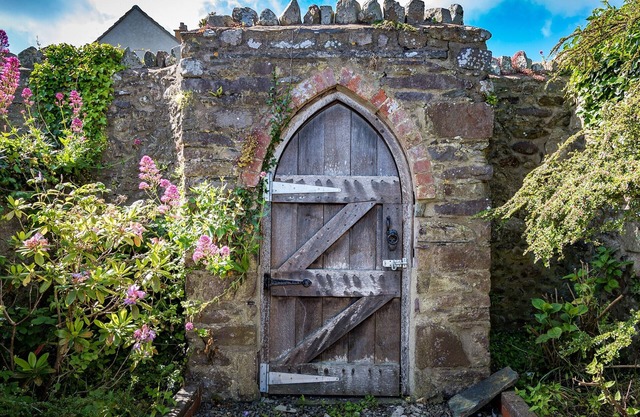 New Cross House is a Visit Wales 5 star property.