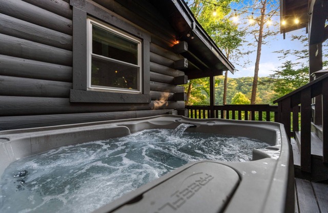 *NEW*Little Cub Cabin* Views | Pets | Couples
