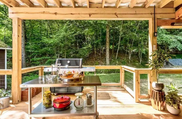 New “Luxe” High Design “Inn” on Creek Near Skiing