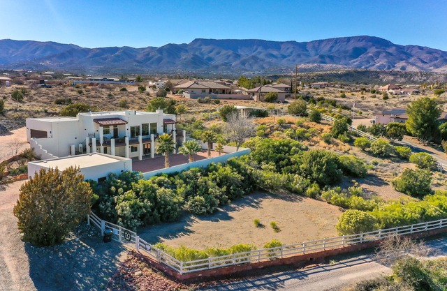 New Pebble Tech Pool & Manual timer on Spa, Red Rock Views @ 7J Ranch